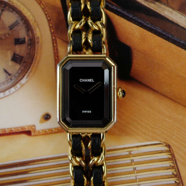 cafe-noir-montre-vintage-marseille-horloger-chanel-premiere-femme-quartz-2010
