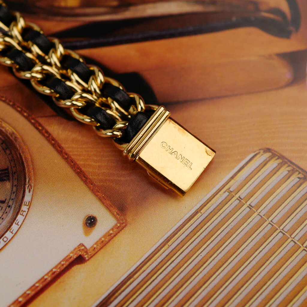cafe-noir-montre-vintage-marseille-horloger-chanel-premiere-femme-quartz-2010