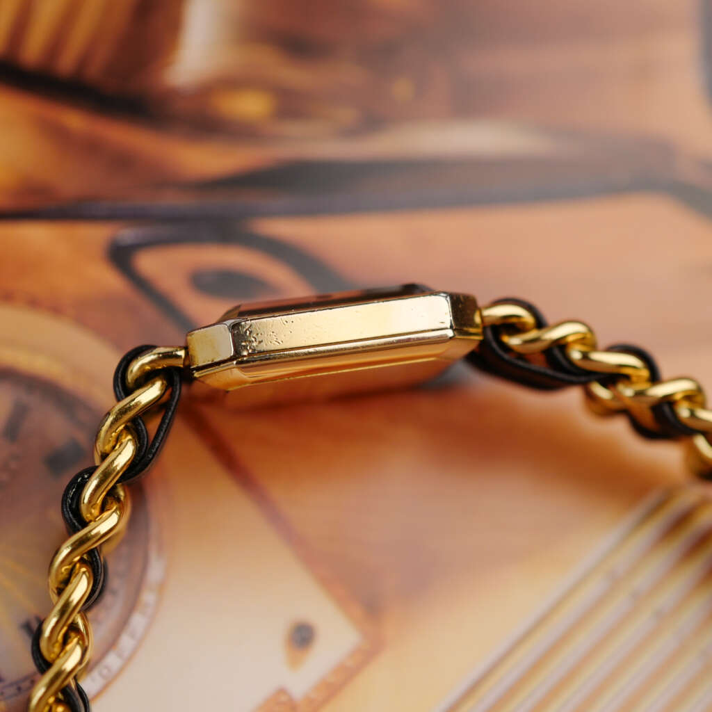 cafe-noir-montre-vintage-marseille-horloger-chanel-premiere-femme-quartz-2010