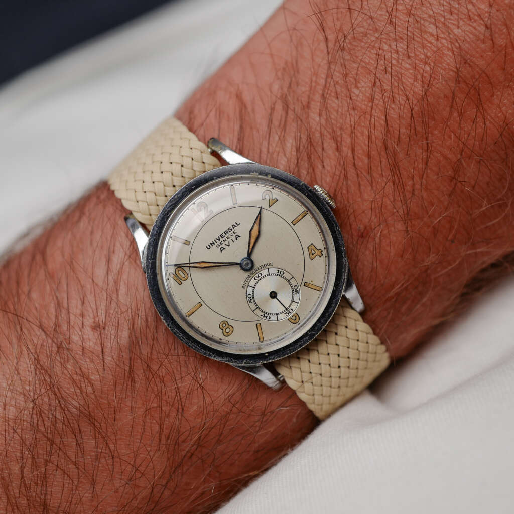 cafe-noir-montre-vintage-marseille-horloger-universal-geneve-avia-tritium-1950