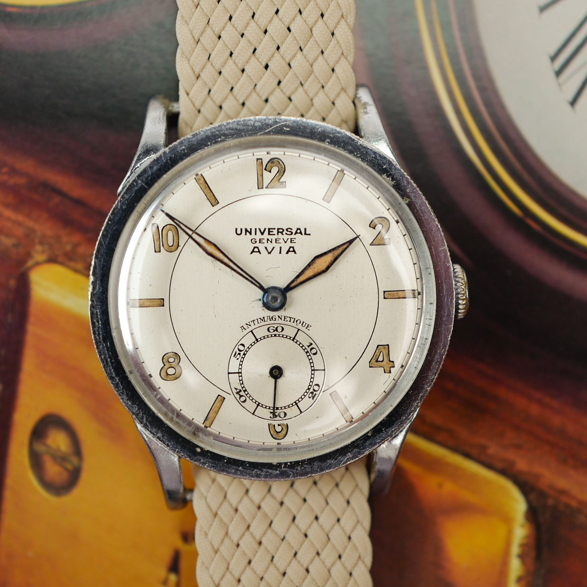 UNIVERSAL GENÈVE « AVIA » Mécanique Tritium (Vintage 1950)