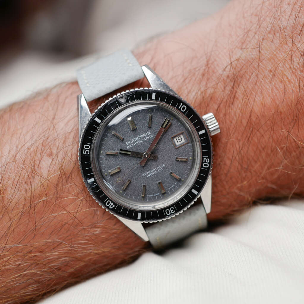 cafe-noir-montre-vintage-marseille-horloger-blancpain-bathyscaphe-37mm-cadran-gris-tritium