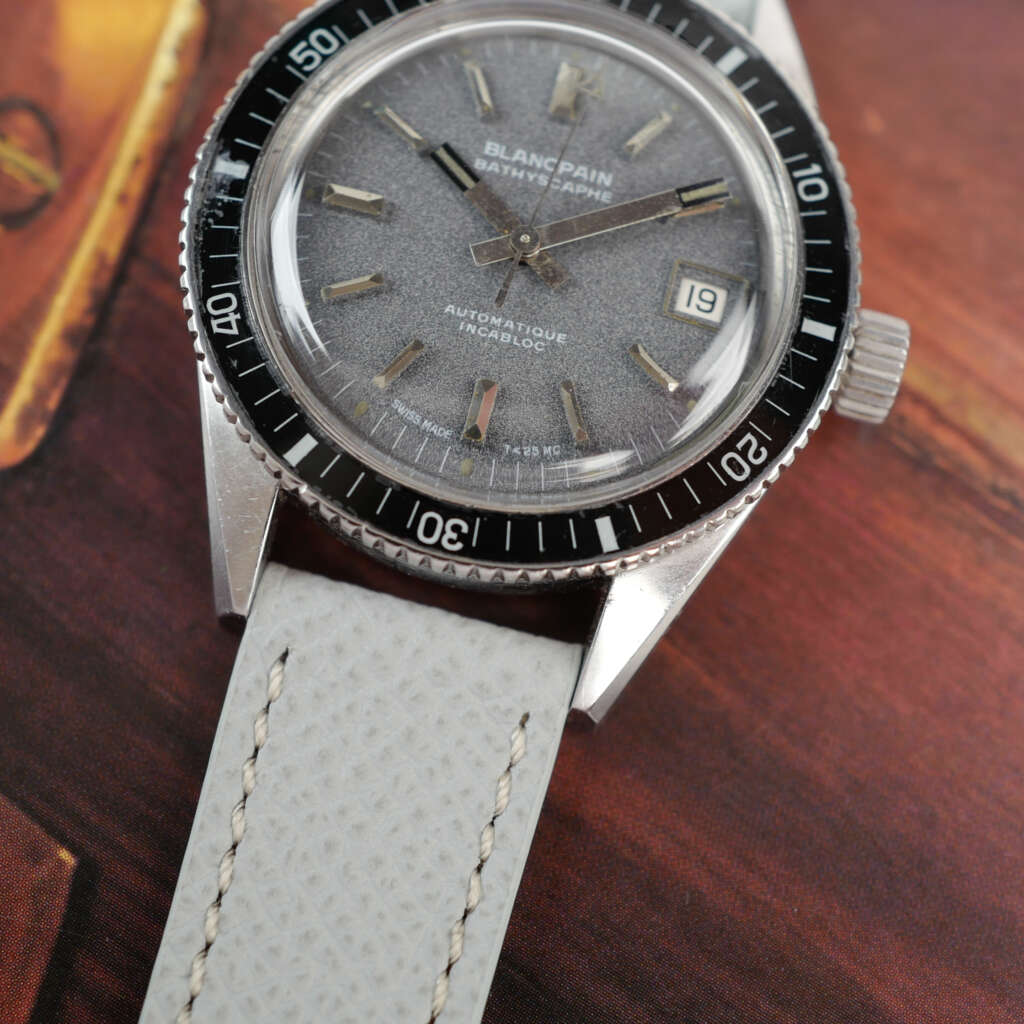 cafe-noir-montre-vintage-marseille-horloger-blancpain-bathyscaphe-37mm-cadran-gris-tritium