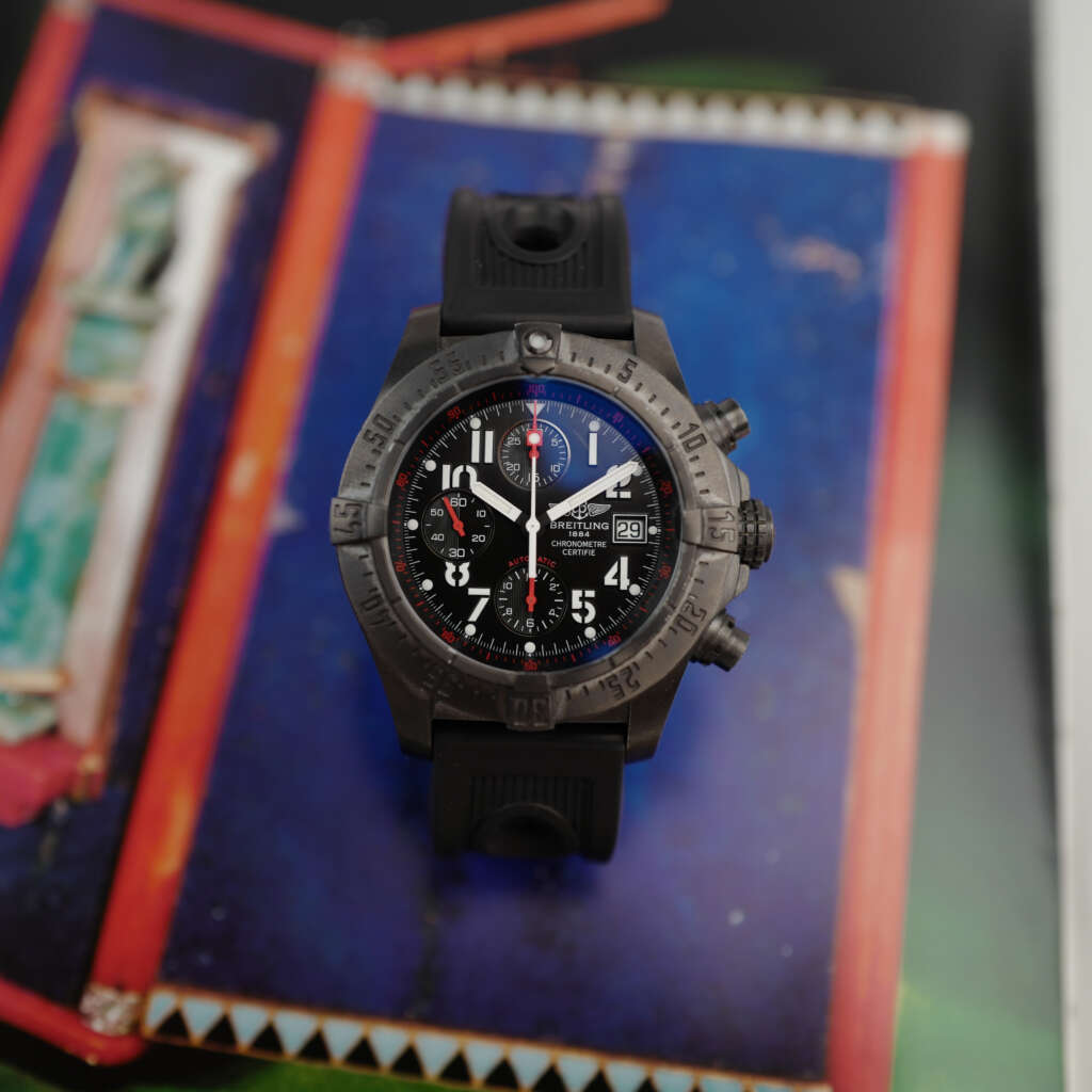 cafe-noir-montre-vintage-marseille-horloger-breitling-avenger-skyland-m13380-blacksteel