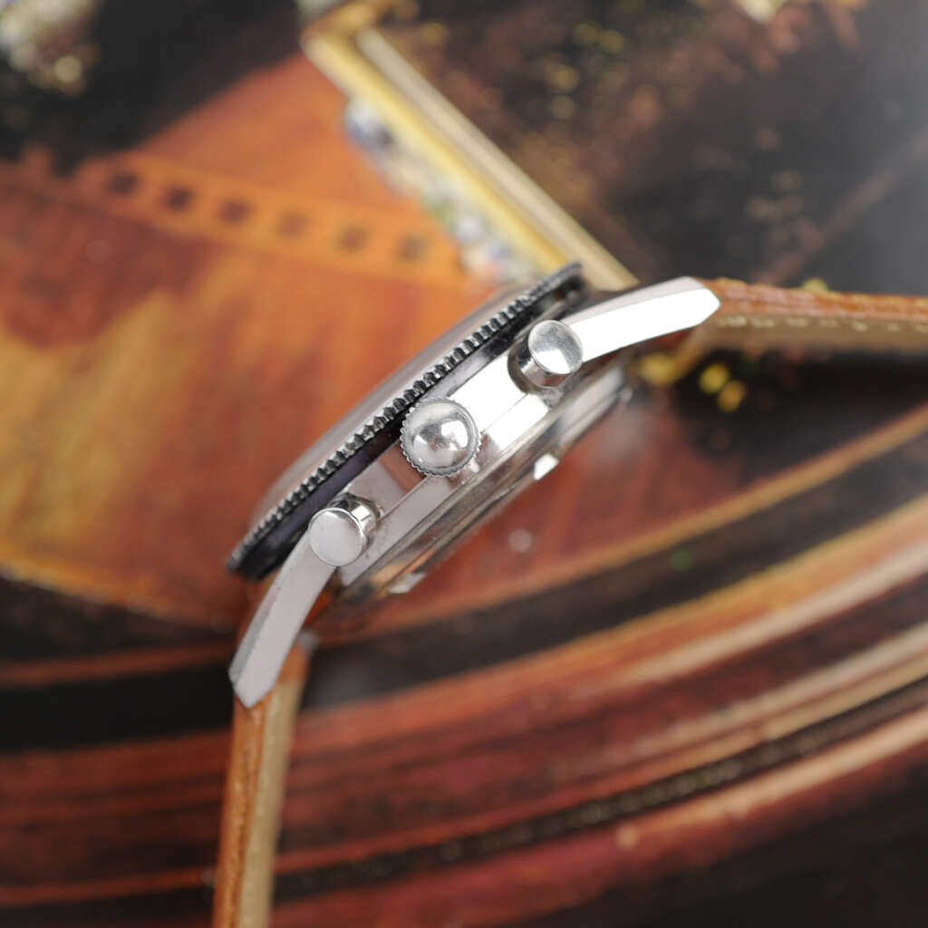 cafe-noir-montre-vintage-marseille-horloger-lip-geneve-chronographe-landeron-248