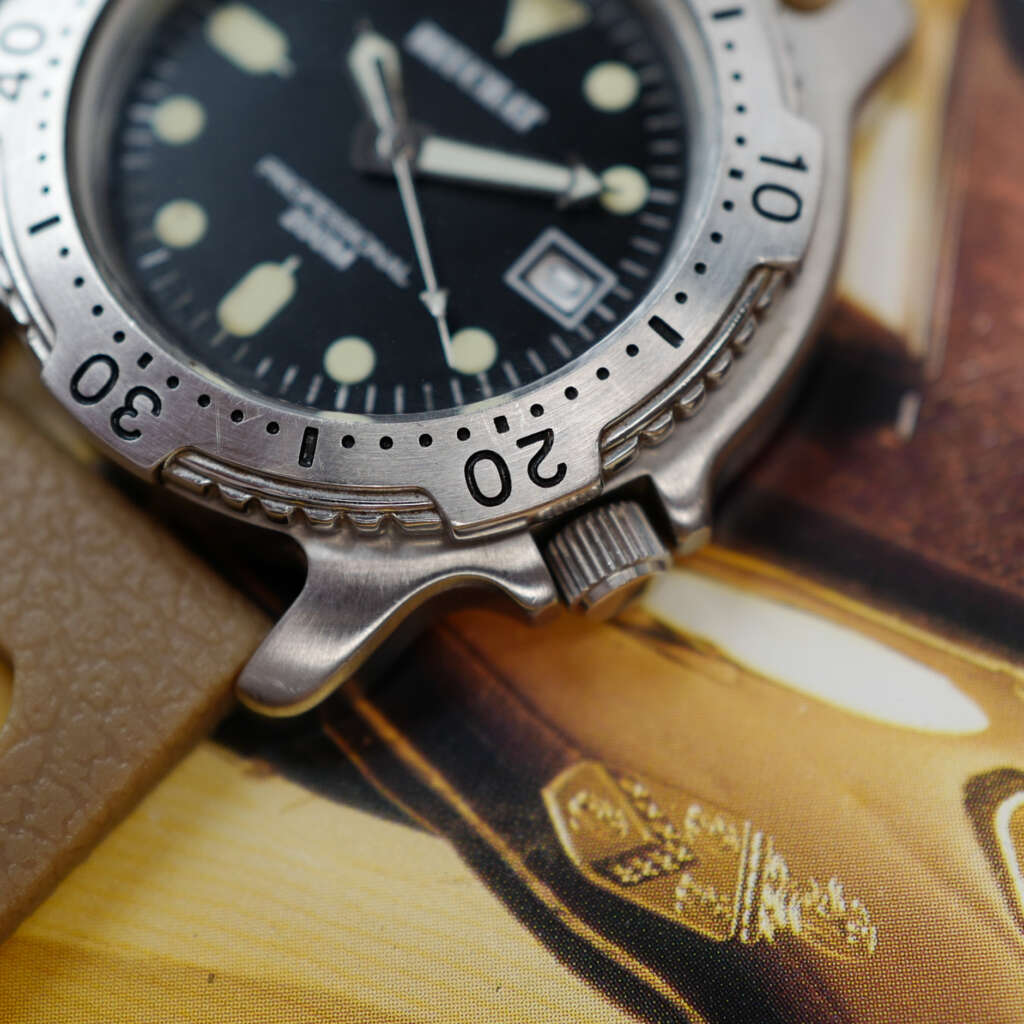 cafe-noir-montre-vintage-marseille-horloger-beuchat-professional-200m-1990