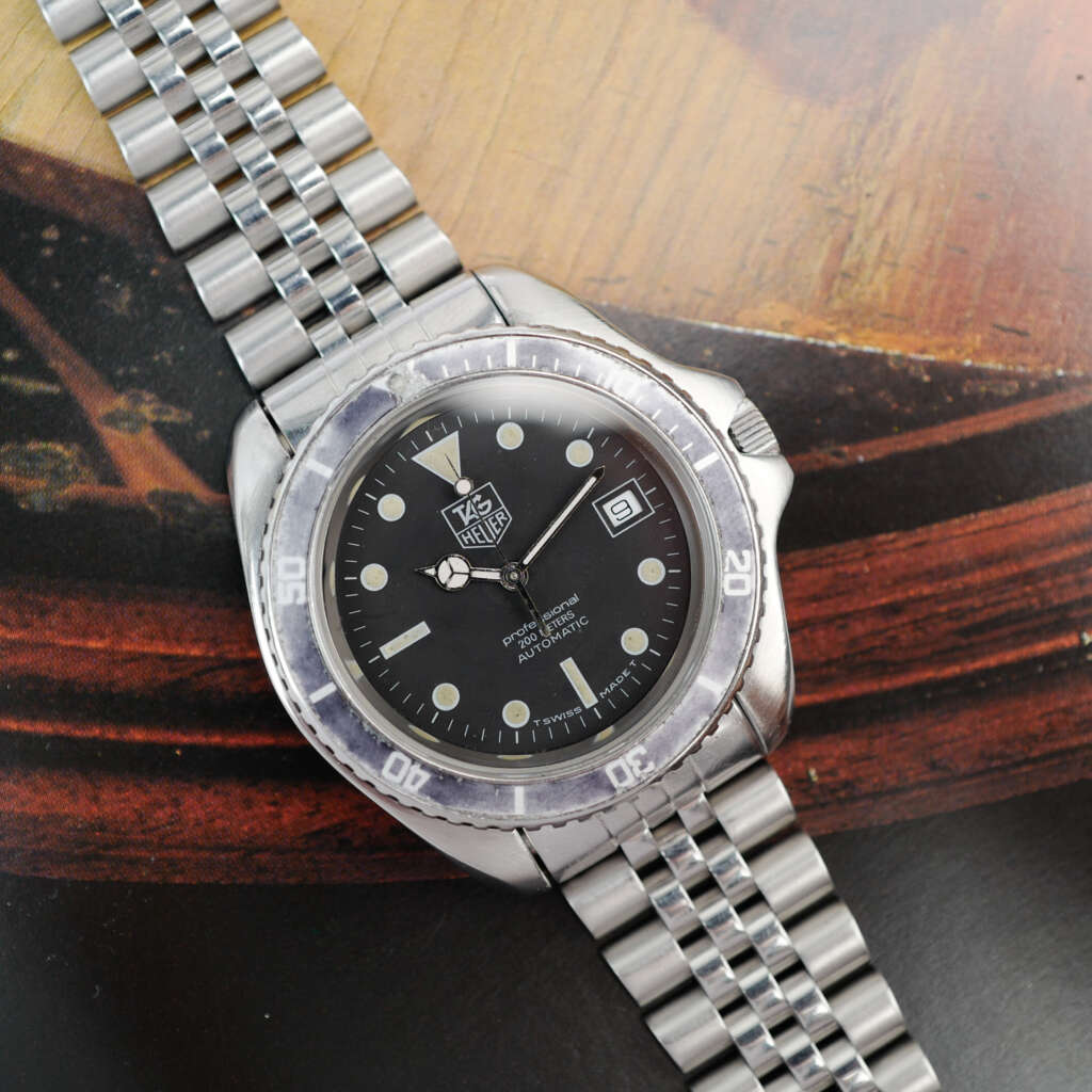 cafe-noir-montre-vintage-marseille-horloger-tag-heuer-844-5-monnin