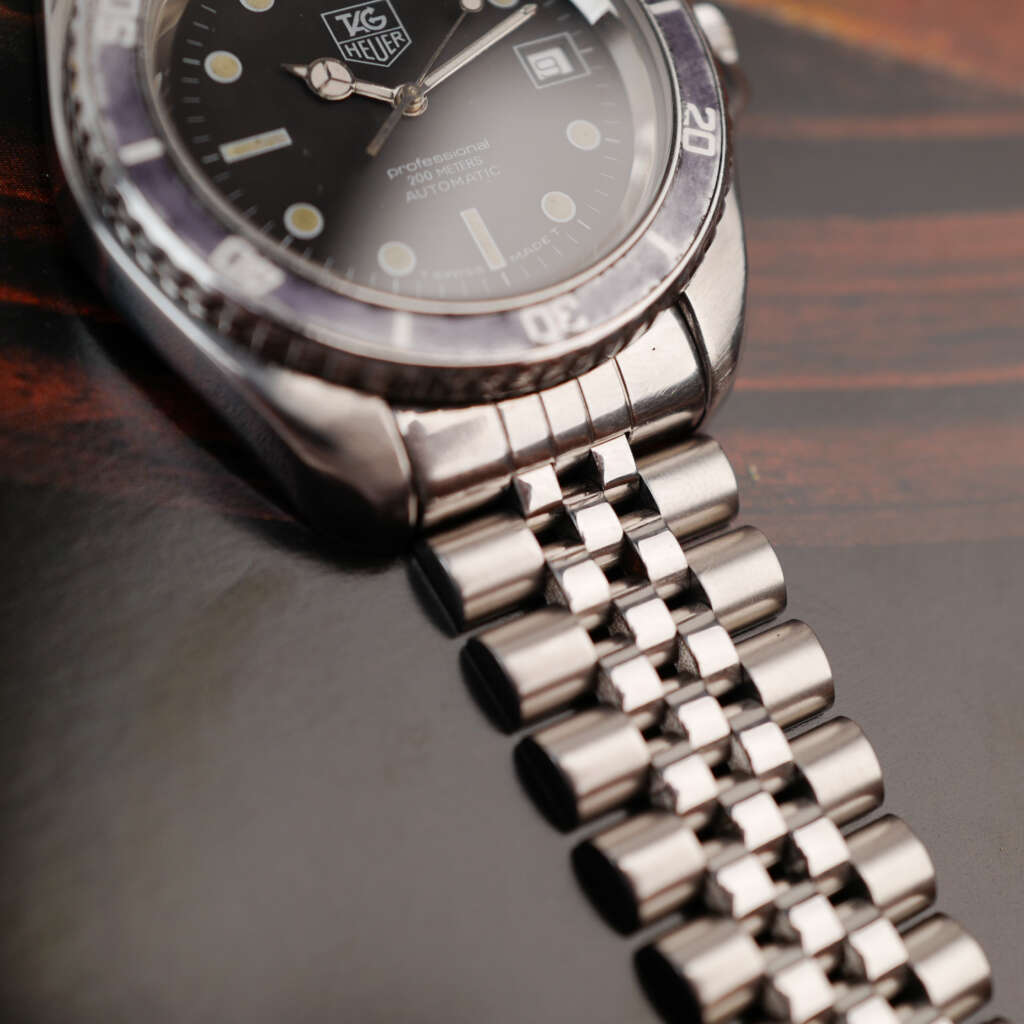 cafe-noir-montre-vintage-marseille-horloger-tag-heuer-844-5-monnin