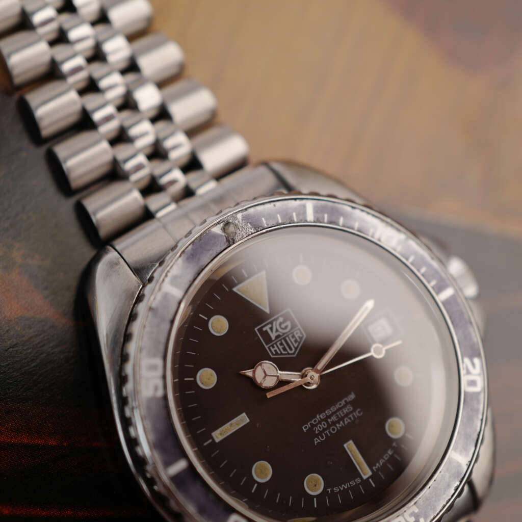 cafe-noir-montre-vintage-marseille-horloger-tag-heuer-844-5-monnin